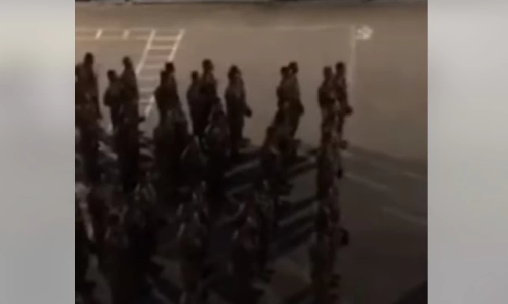 Οι Αρμένιοι στρατιώτες προσεύχονται με το "Πάτερ ημών"